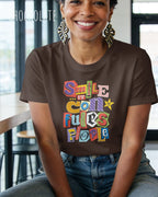 Design-T‑Shirt – Feminine Fit – SMILE CONFUSES PEOPLE – Premium-Baumwolle