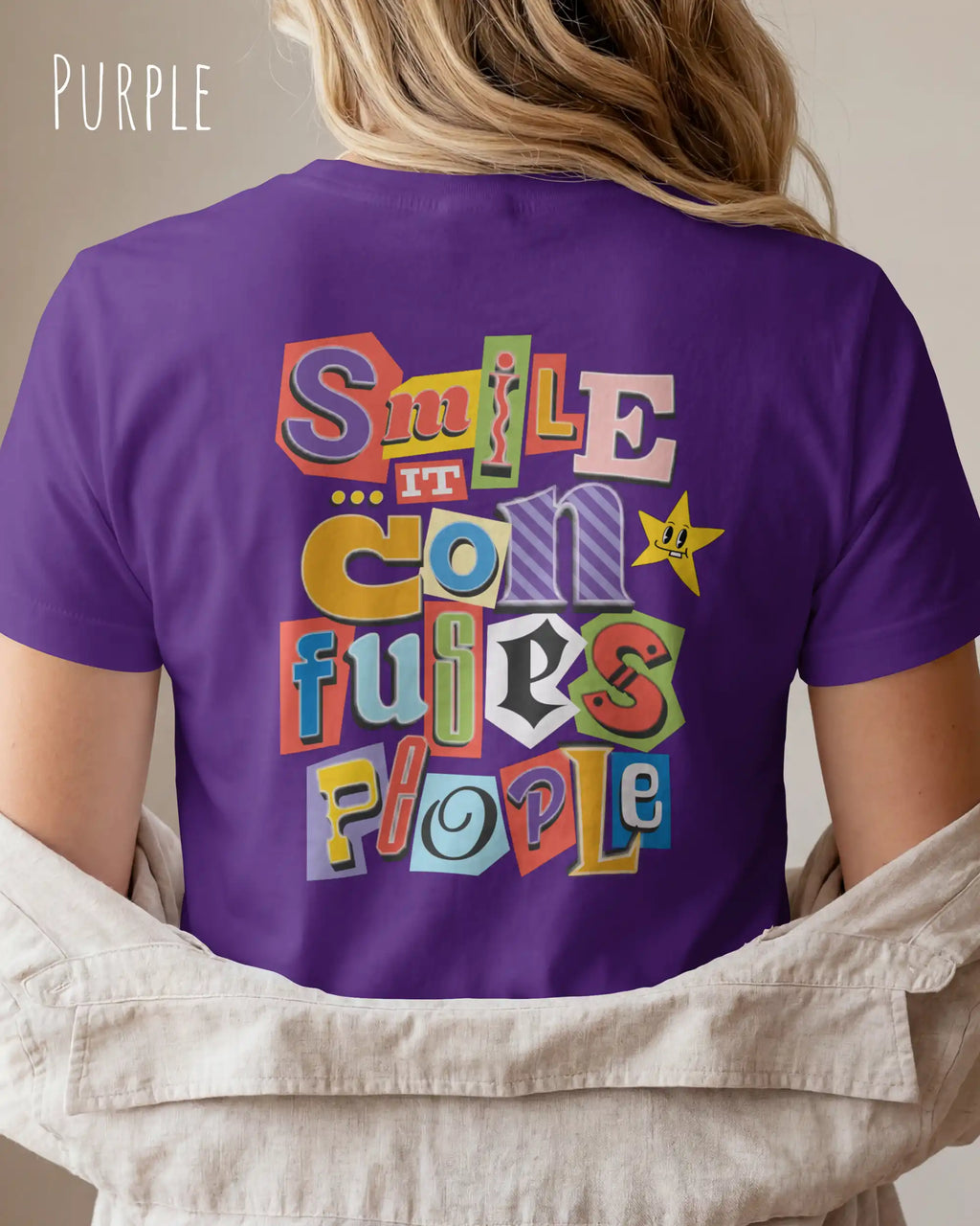 Design-T‑Shirt – Feminine Fit – SMILE CONFUSES PEOPLE – Premium-Baumwolle