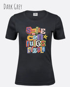 das bild zeigt das T-Shirt Tee Jays Women's Interlock Tee STYLE 580 in der farbe DARK GREY mit dem farbenfrohen design "SMILE ... IT CONFUSES PEOPLE".