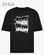 Das Bild zeigt ein oversized heavyweight t-shirt in deep black mit dem design overthinking solves nothing.