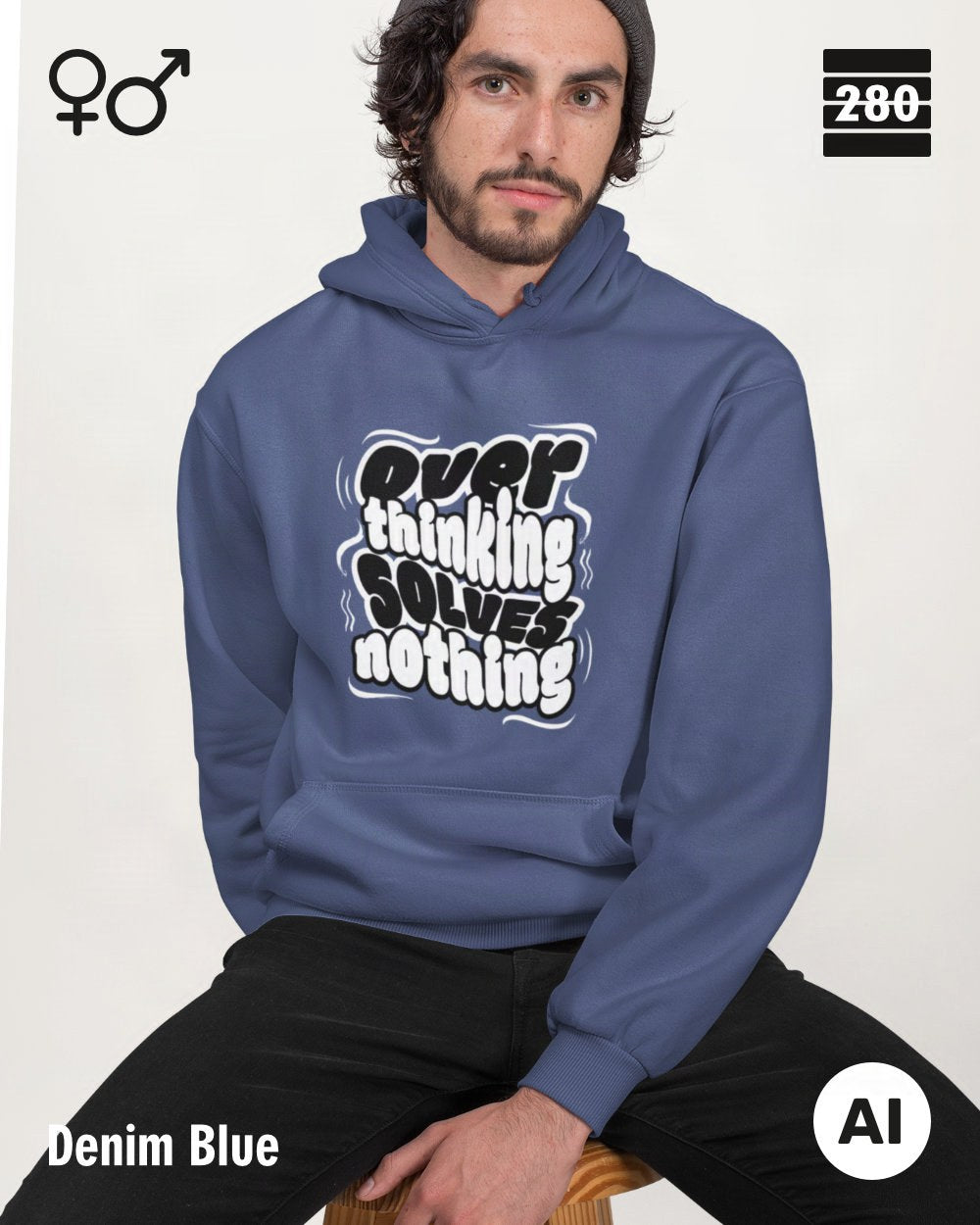 das bild zeigt einen mann, der einen statement hoodie in der farbe denim blue und mit dem motiv "overthinking solves nothing" trägt.