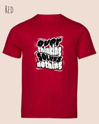 Das Bild zeigt das Unisex Bio Design-T‑Shirt  Tee Jays Urban Luxury Tee 1150 in der Farbe red mit dem Design Overthinking solves nothing