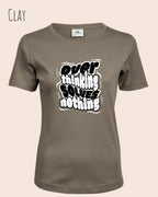 das bild zeigt das T-Shirt Tee Jays Women's Interlock Tee STYLE 580 in der farbe clay mit dem ausdrucksstarken design "overthinking solves nothing".