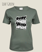 das bild zeigt das T-Shirt Tee Jays Women's Interlock Tee STYLE 580 in der farbe leaf green mit dem ausdrucksstarken design "overthinking solves nothing".