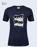 das bild zeigt das T-Shirt Tee Jays Women's Interlock Tee STYLE 580 in der farbe navy mit dem ausdrucksstarken design "overthinking solves nothing".