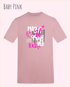 die Abbildung zeigt das t-shirt awdis 180 t in der farbe baby pink mit dem motiv make it happen today.