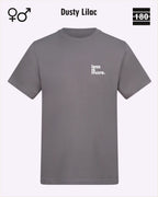 Dieses bild zeigt das Unisex Design-T-Shirt AWDis 180T in der farbe dusty lilac mit dem minimalistischen motiv "less is more"