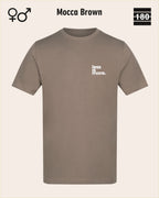 Dieses bild zeigt das Unisex Design-T-Shirt AWDis 180T in der farbe Mocca brown mit dem minimalistischen motiv "less is more"
