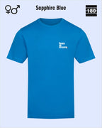 Dieses bild zeigt das Unisex Design-T-Shirt AWDis 180T in der farbe sapphire blue mit dem minimalistischen motiv "less is more"