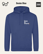 das bild zeigt den design hoodie jh001 von just hoods in der farbe denim blue und mit dem minimalistischen motiv "less is more".