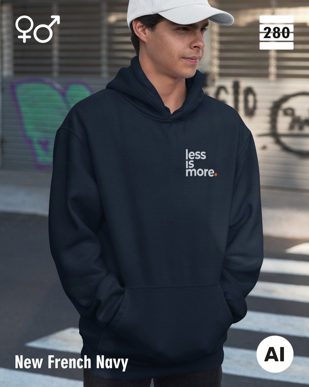 das bild zeigt eine person, die einen unisex design hoodie in der farbe new french navy und mit dem minimalistischen motiv "less is more" trägt.