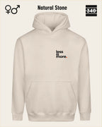 das bild zeigt den Oversized Design-Hoodie JH111 unisex in der farbe natural stone mit dem minimalistischen motiv "less is more".