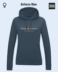 das bild zeigt den leicht taillierten damen hoodie jh001 fvon just hoods in der farbe airforce blue und mit dem zeitlosen design "less is more".