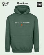 das bild zeigt den Oversized Design-Hoodie JH111 unisex in der farbe moss green  mit dem zeitlosen motiv "less is more".