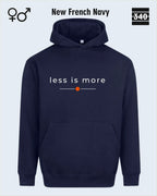 das bild zeigt den Oversized Design-Hoodie JH111 unisex in der farbe new french navy  mit dem zeitlosen motiv "less is more".