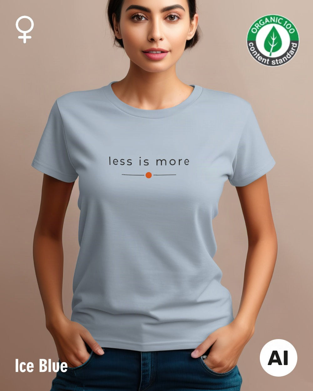 Hier sieht man eine Frau, die ein nachhaltiges Damen-T-Shirt in der Farbe ice blue mit dem zeitlosen Design "less is more" trägt.