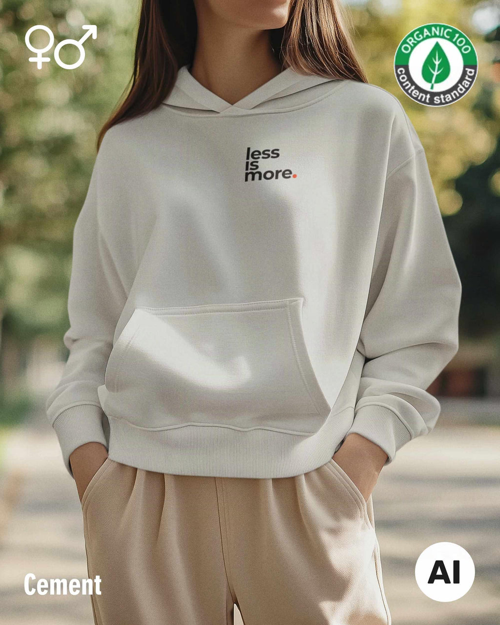 die ki-generierte Abbildung zeigt eine selbstbewusste frau, die einen oversized Premium Design-Hoodie in der farbe cement mit dem minimalistischen motiv "less is more" trägt.
